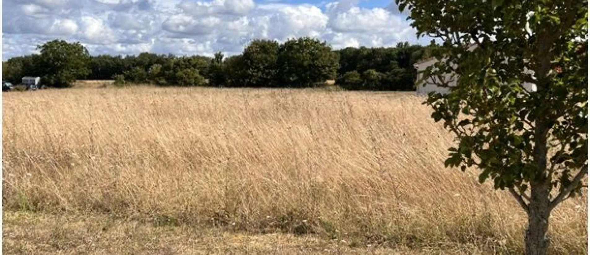Maison de  89.73 m² sur un terrain de 900 m² à SAINT-FRAIGNE en CHARENTE (16).
