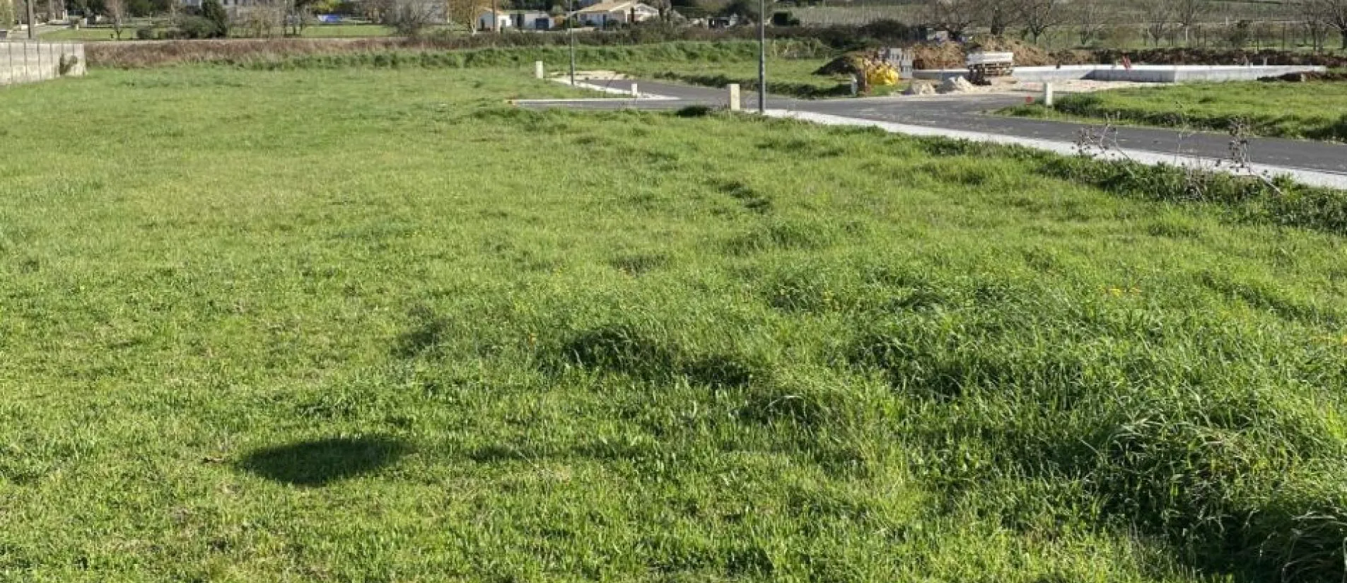 Maison de  89.73 m² sur un terrain de 810 m² à MOSNAC en CHARENTE (16).
