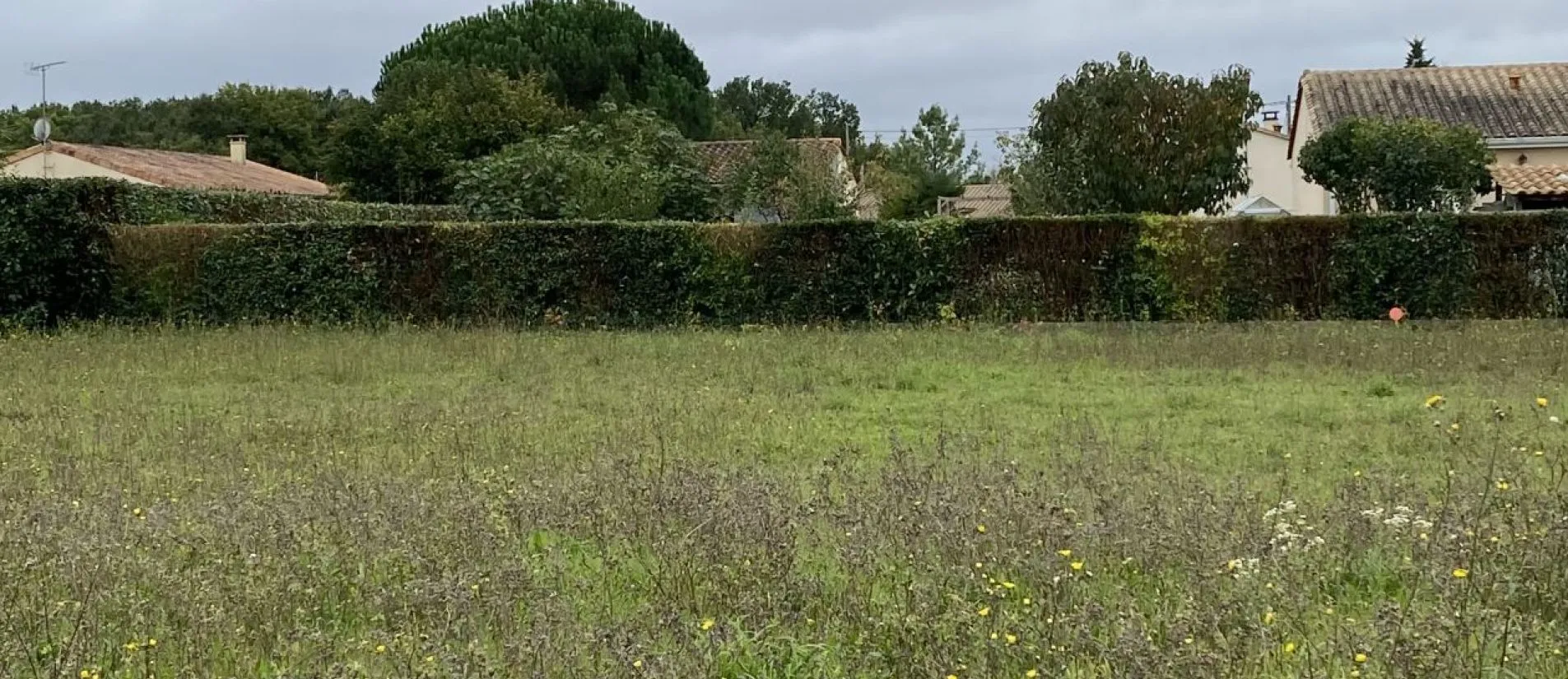 Maison de  89.73 m² sur un terrain de 629 m² à ROULLET-SAINT-ESTEPHE en CHARENTE (16).
