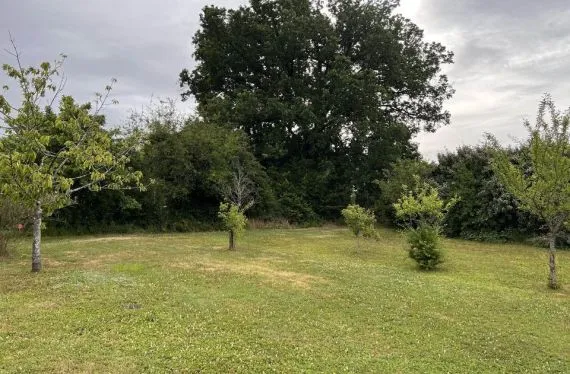 Terrain à bâtir de 480 m2 au prix de 84000 € à YVES (17)