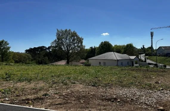 Terrain à bâtir de 418 m2 au prix de 75000 € à POITIERS (86)