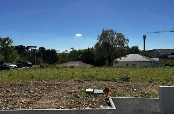 Terrain à bâtir de 446 m2 au prix de 80000 € à POITIERS (86)