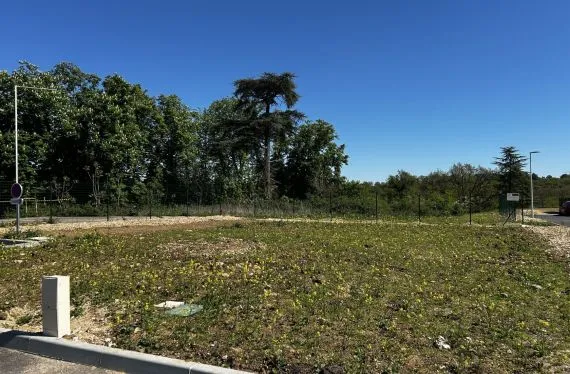 Terrain à bâtir de 295 m2 au prix de 50000 € à POITIERS (86)