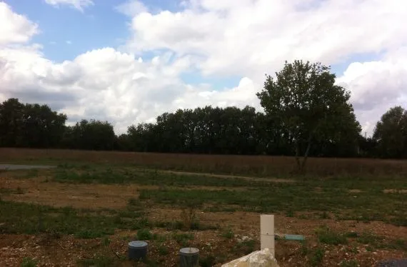 Terrain à bâtir de 700 m2 au prix de 54000 € à SAVIGNY-LEVESCAULT (86)
