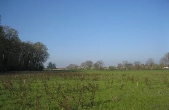Terrain à bâtir de 1008 m2 au prix de 28420 € à SAINTE-EANNE (79)