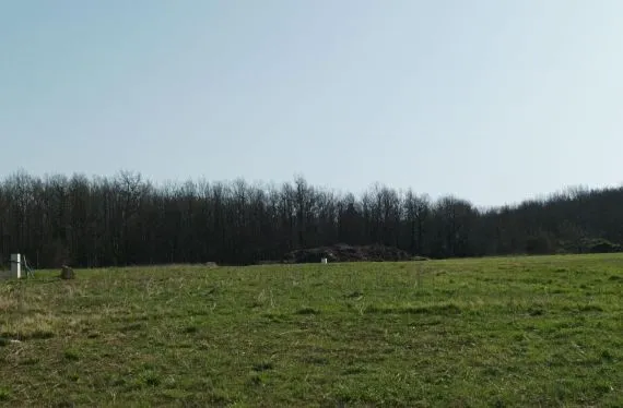 Terrain à bâtir de 750 m2 au prix de 32000 € à CHAZELLES (16)