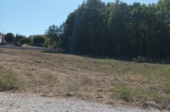 Terrain à bâtir de 550 m2 au prix de 44400 € à PUYMOYEN (16)