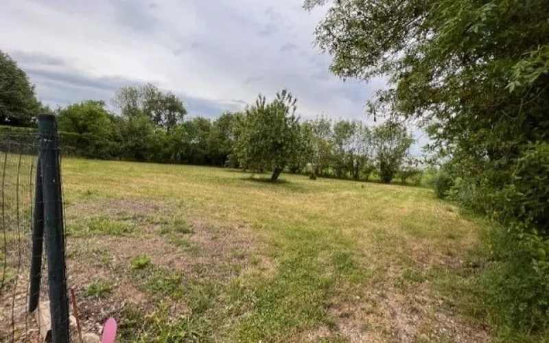 Terrain à bâtir de 1227 m2 au prix de 35000 € à ANAIS (16)